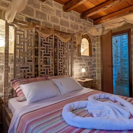 Hectoras In By Apokoronas-villas Villa